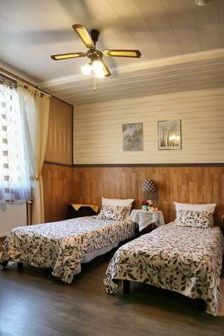 Гостевой дом Мини-Отель «Берлога-Сити» Великий Новгород Двухместный номер с 1 кроватью или 2 отдельными кроватями-7